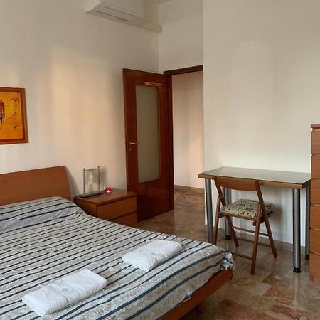 Comfortable Room Suitable 1-2 Pax Bologna Kültér fotó