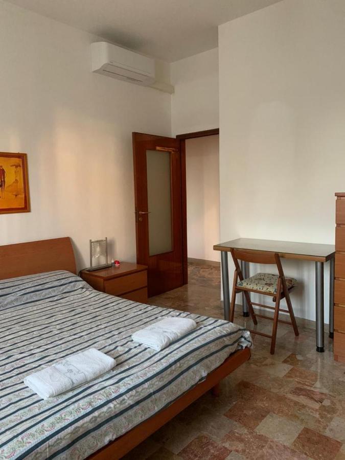 Comfortable Room Suitable 1-2 Pax Bologna Kültér fotó